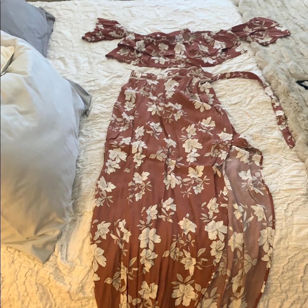 Tobi 2 Piece - long wrap skirt & crop top size M